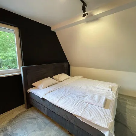 Hedonist-boulevard Stayhouse